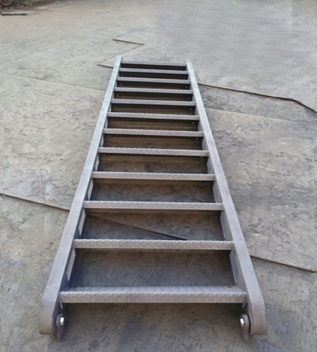 steel inclined ladder2.jpg